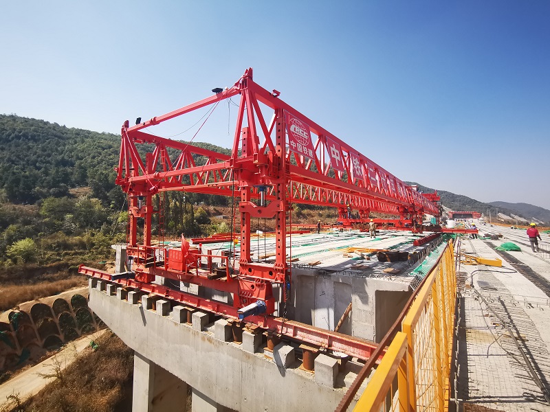 40-180吨架桥机施工