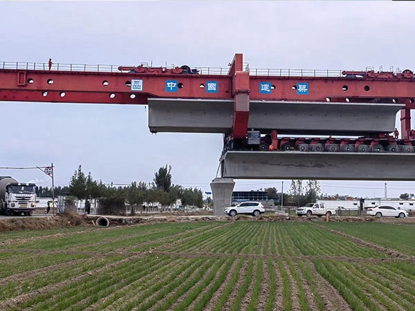 南京900吨高铁架桥机