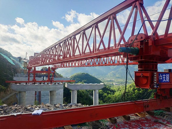 山东架桥机出租公司120T铁路架桥机安装
